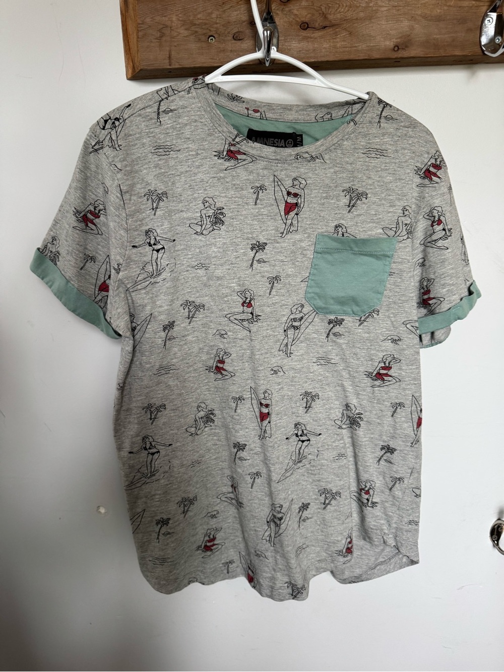 Amnesia Men's Grey Surf-Print Pocket Tee with Mint Trim